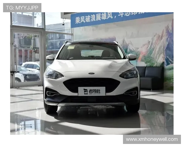 1.5T配8AT,三厢大空间,10.88万起5.5L油耗,实拍福特福克斯 1.5T配8AT,三厢大空间,10.88万起5.5L油耗,实拍福特福克斯